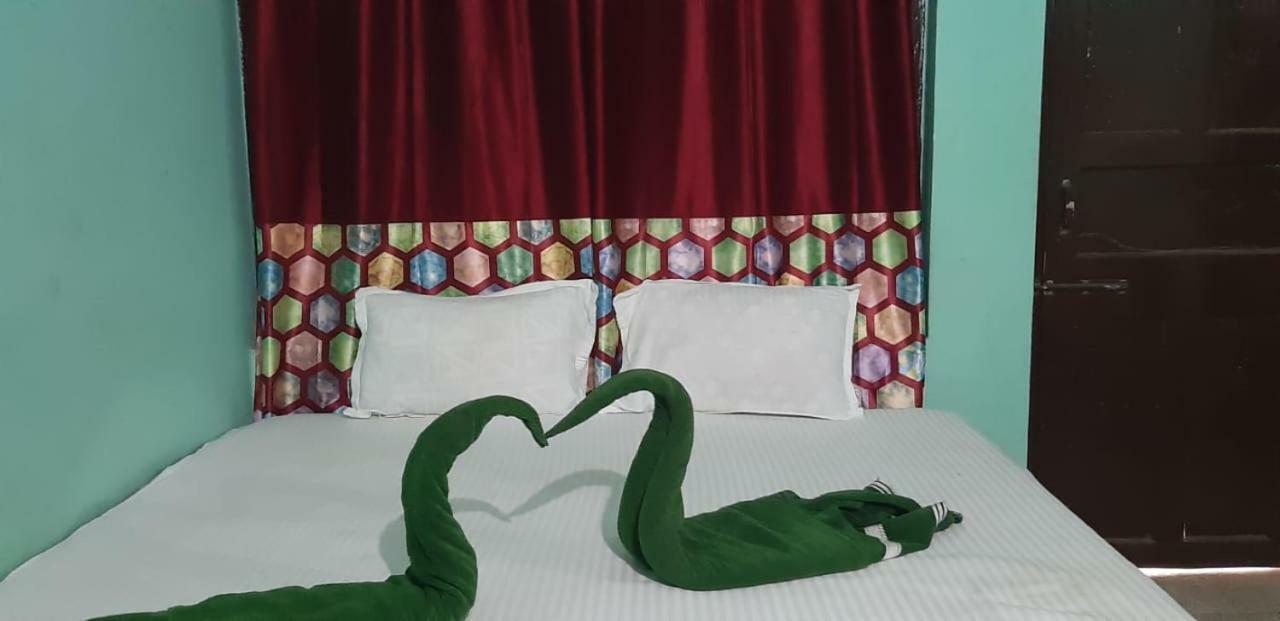 Goroomgo Tapati Villa Пури Екстериор снимка