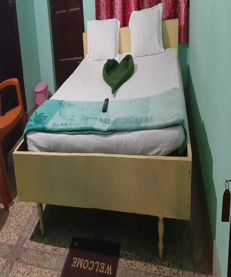 Goroomgo Tapati Villa Пури Екстериор снимка